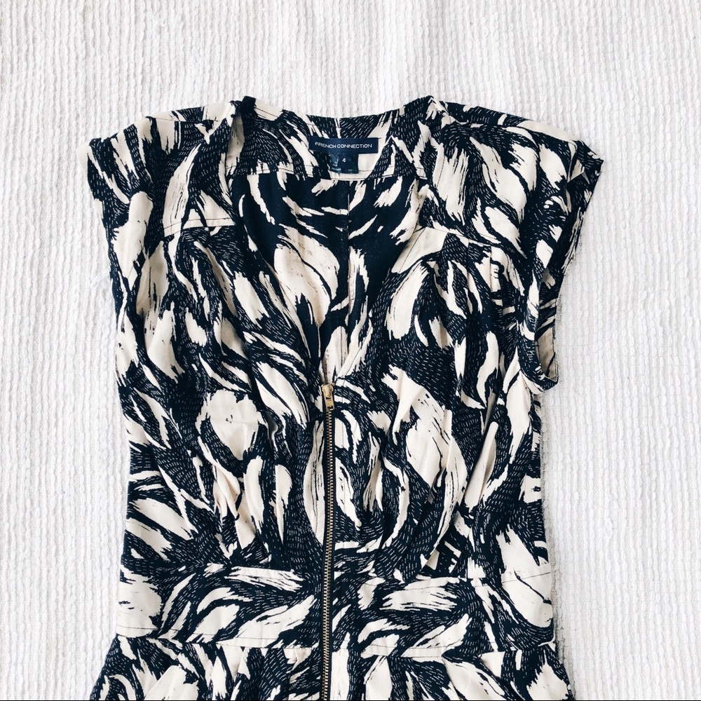 FRENCH COLLECTION NAVY/CREAM FLOWY ZIPPER DRESS
